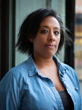 Författarporträtt på Segen Meles, foto av Camilla Storbjörk