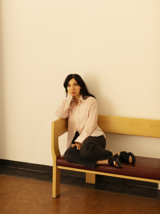 Författarporträtt på Iman Mohammed, foto av Märta Thisner