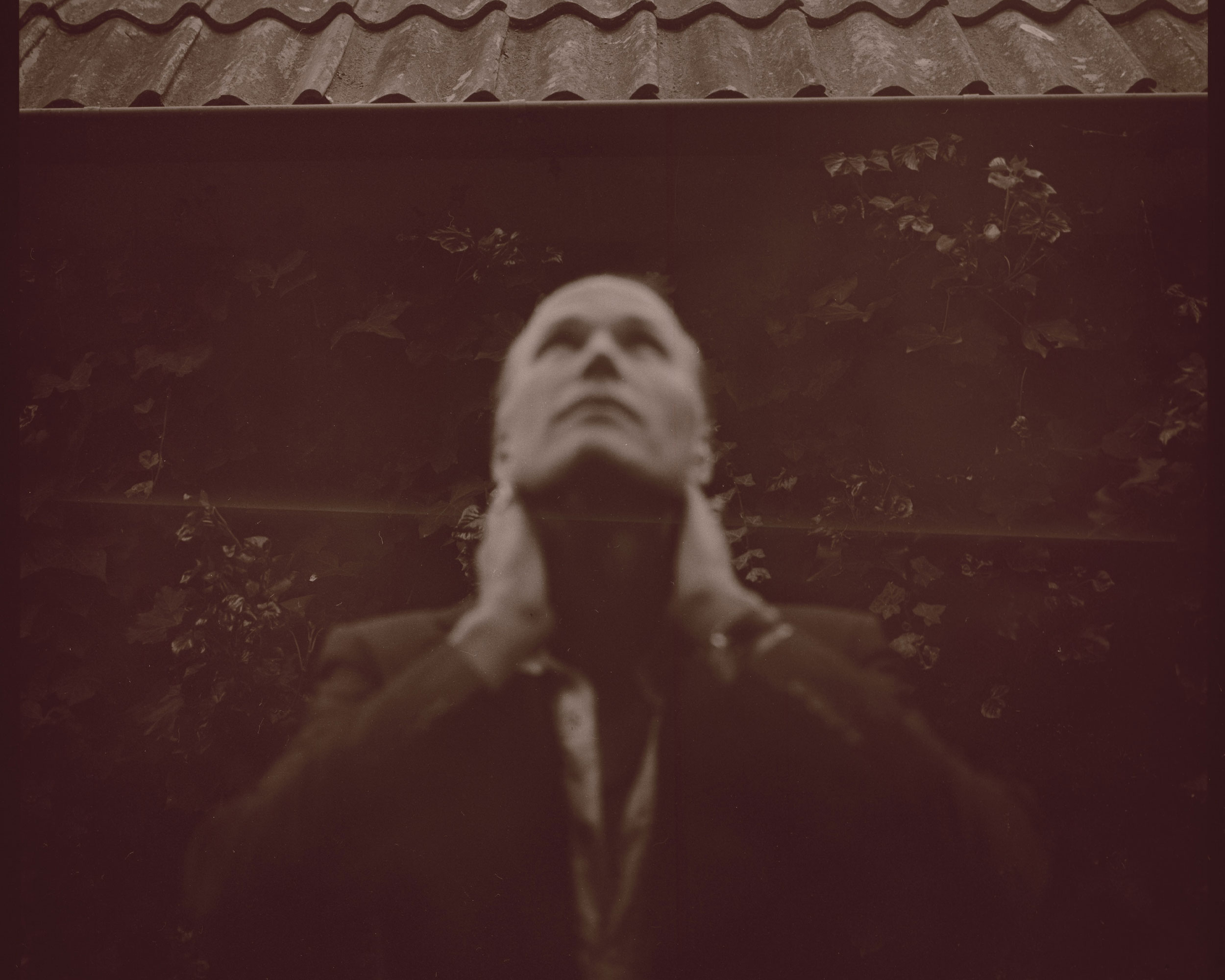 Bild i sepia på man