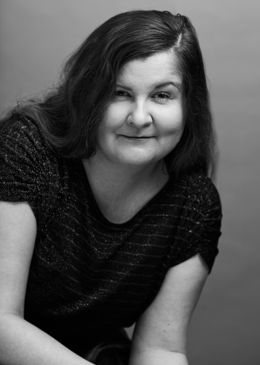 Svartvitt porträtt av en kvinna