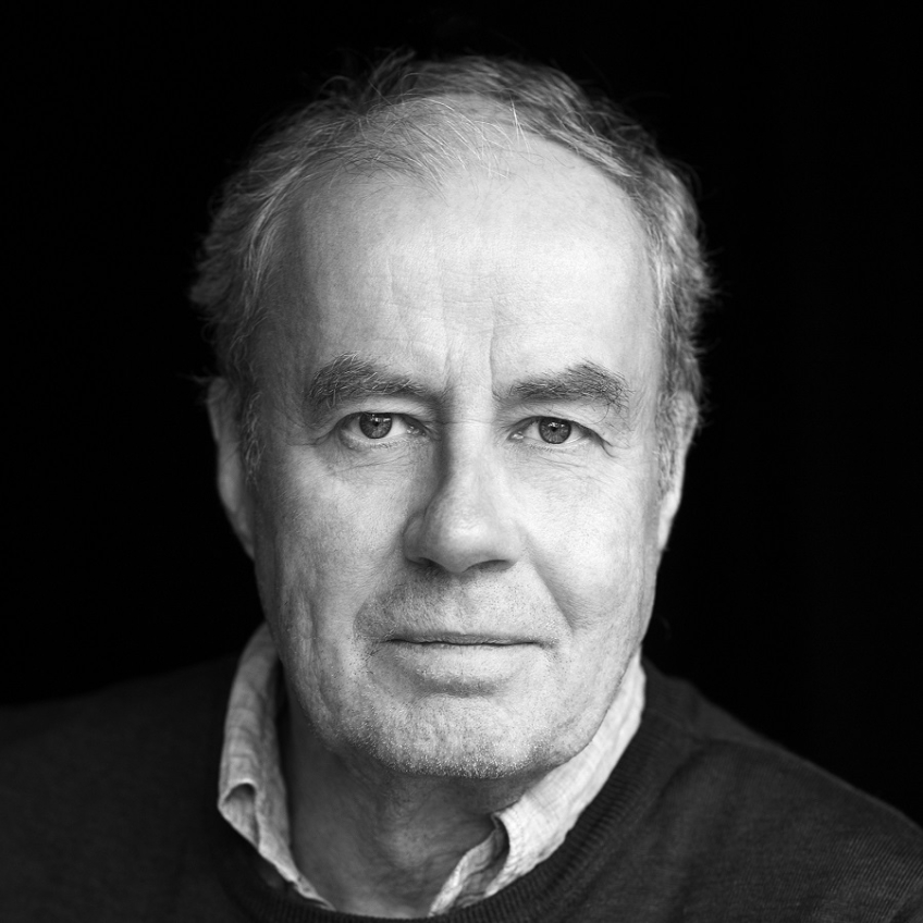 Porträttfoto på skådespelaren Lennart Jähkel. 