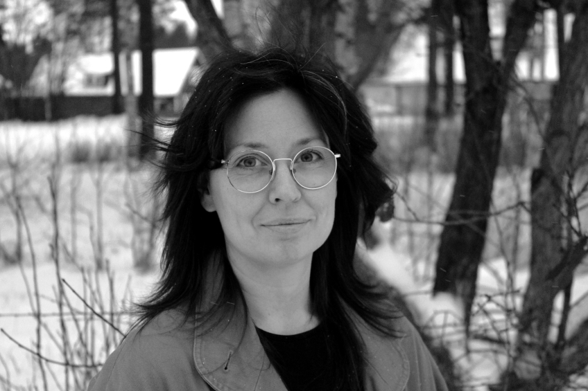 Porträttfoto på serieskaparen Malin Svedjeholm. 