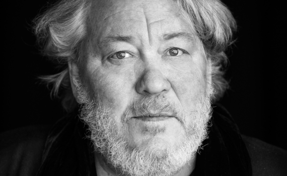 Porträttfoto på skådespelaren Leif Andrée. 