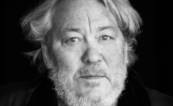 Porträttfoto på skådespelaren Leif Andrée. 