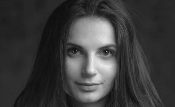 Porträttfoto på skådespelaren Anna Krantz. 