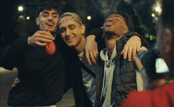 Låtsas som det regnar (2024)