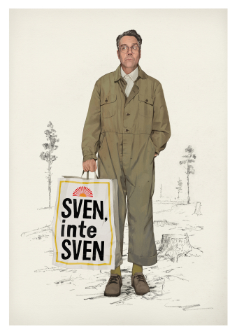 En man iklädd overall som står mitt i ett kalhygge, i handen har han en påse som det står Sven, inte Sven på