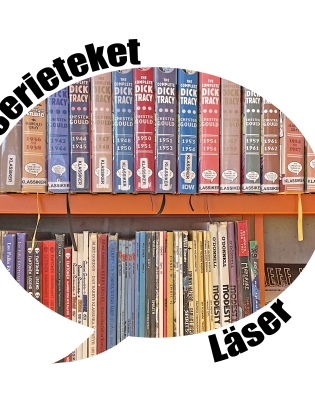 I en pratbubbla syns en bokhylla med serieböcker i. 