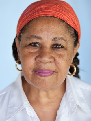 Porträttfoto på författaren Jamaica Kincaid. 