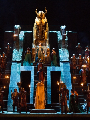 Operascen med babyloniskt tema