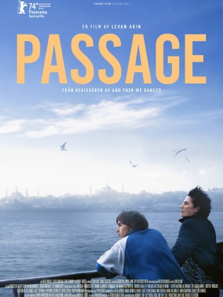 Affisch för filmen Passage där ett par tittar ut från en kaj