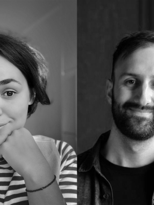 Svartvit bild på två personer