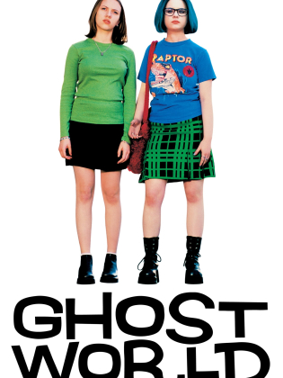 Två unga kvinnor i excentriska kläder ser frågande ut.