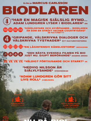 En man står och fiskar vid en älv.