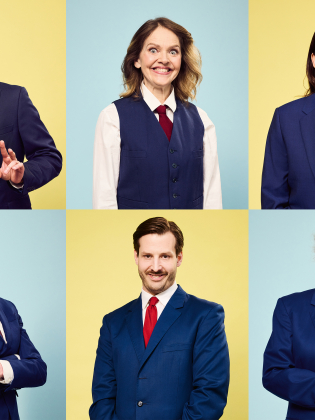 Sex personer, klädda som politiker, skapar roliga minnen.