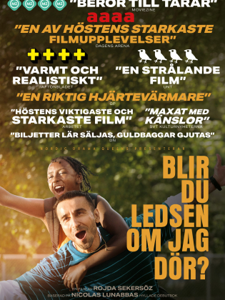 Ett barn rider på en mans rygg, båda skrattar.